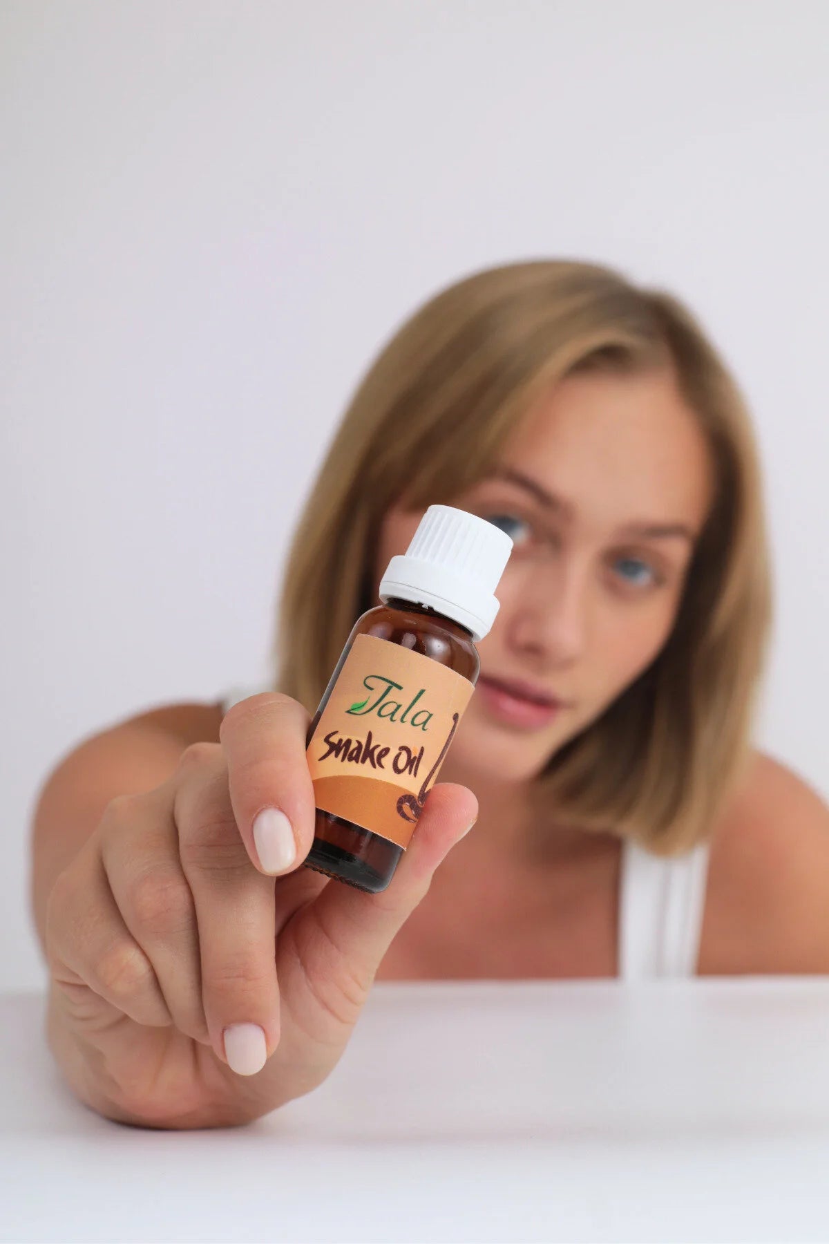 Tala Oil Snake oil - HaarGroei versterkende SNAKE Hair Olie - Anti-haaruitval Voedende en herstellende haarverzorgingsolie 20 ml