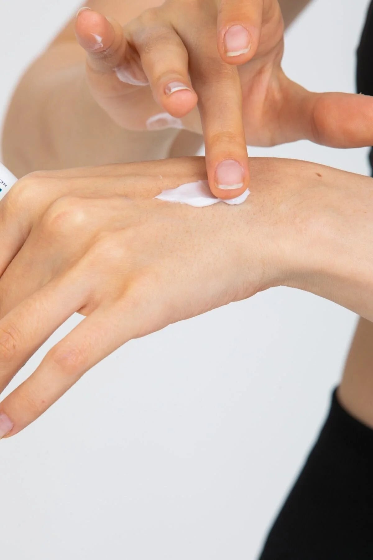 Madetoll - Centella Asiatica Wondercreme- Tegen Pigmentatie - Herstellend en verstrakkend - Helpt tegen Acne & Puisten & behandeling van een geïrriteerde huid - 30G